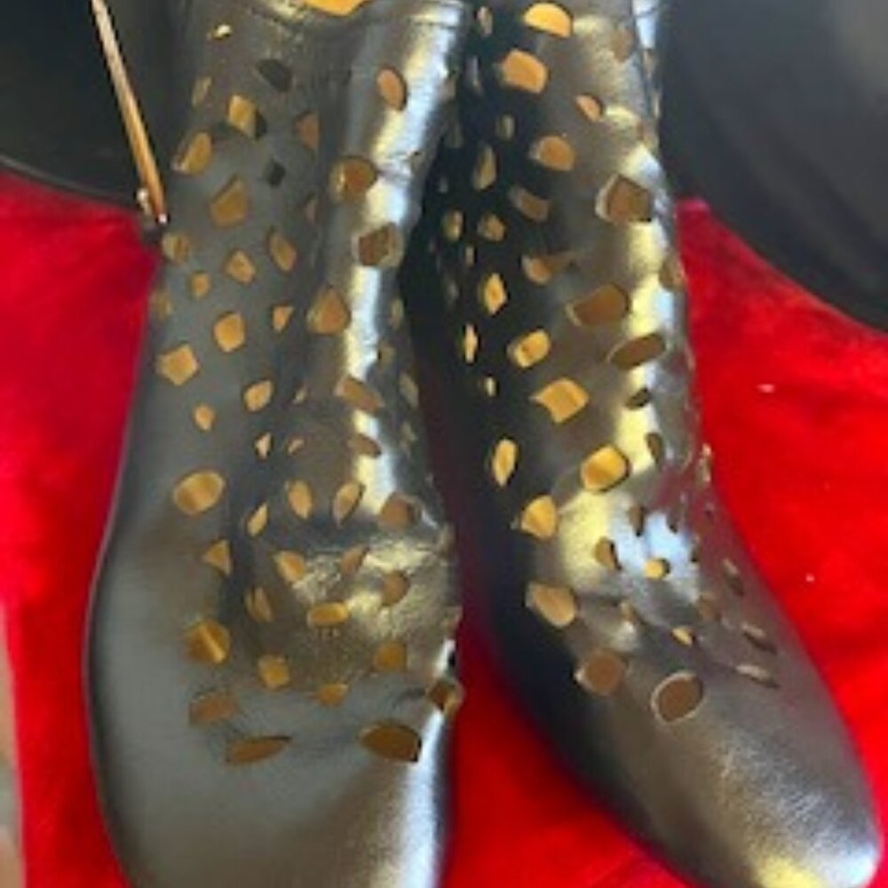 NBW Tate Black shoes from House of Harlow 1960